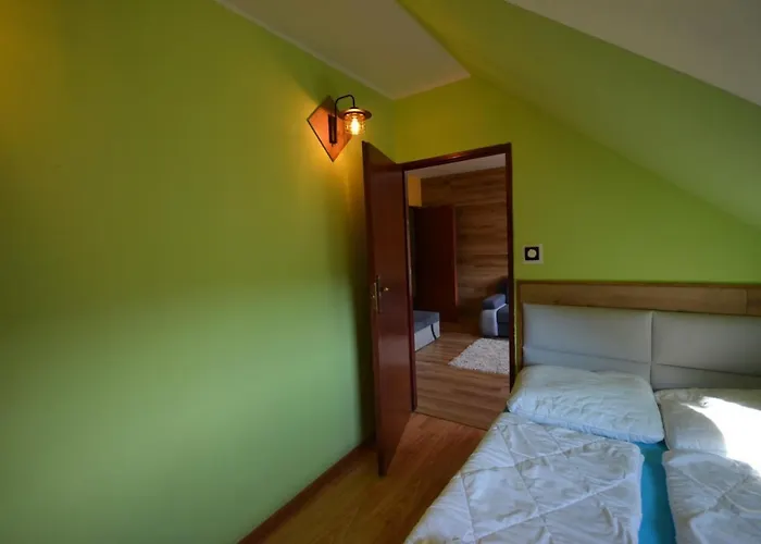 아파트 Pod Modrzewiem Agroturystyczne Mieszkania Turystyczne *