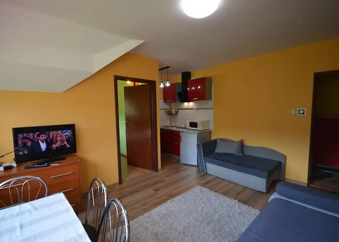 Pod Modrzewiem Agroturystyczne Mieszkania Turystyczne *